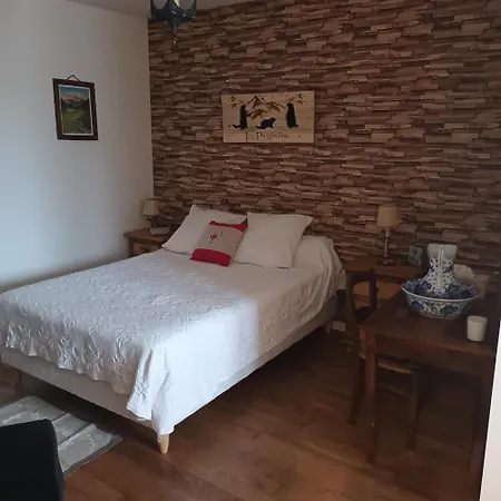Le Logis Du Rocher Saint-Marcet