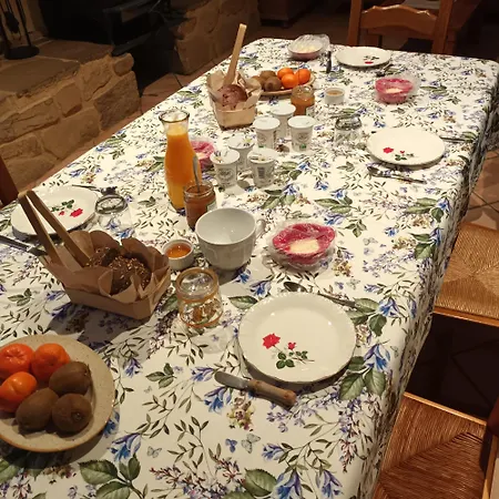 Le Logis Du Rocher Saint-Marcet