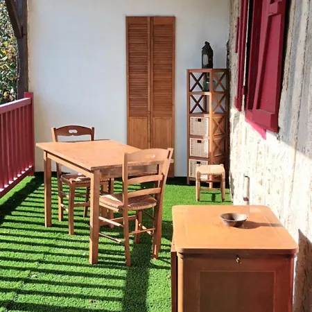 Le Logis Du Rocher Saint-Marcet