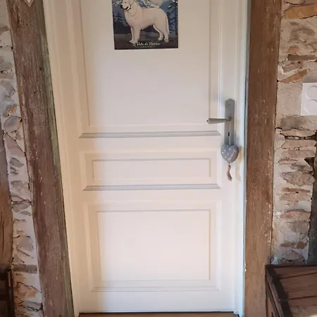 Oda ve Kahvaltı Le Logis Du Rocher